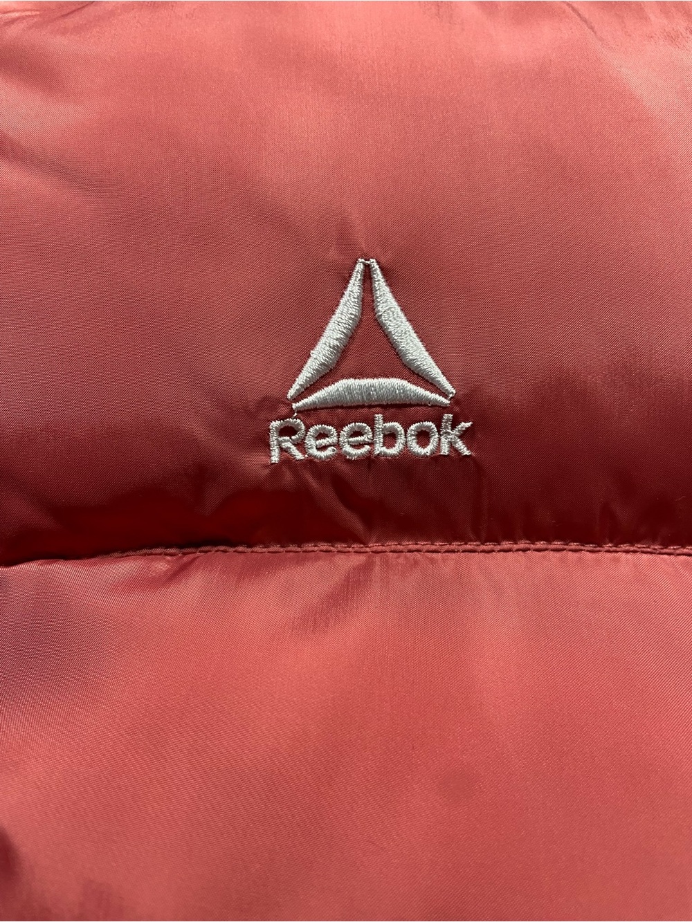Reebok Kids Puffer Jacket in Coral with White Logo - Picture 2 of 4